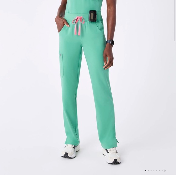 NEW Figs Kade Cargo Scrub Pants Size MT Tall turquoise green aqua blue - Picture 2 of 11